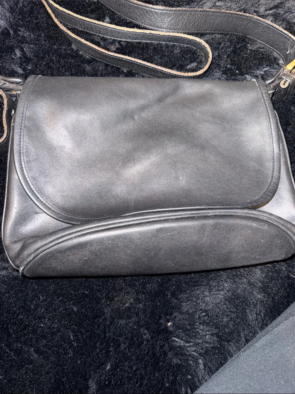 Coach Vintage Black Leather Messenger Flap Bag - Collector Piece📝